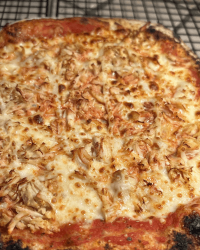 Frango com Catupiry massa de longa Fermentação Pomodoro Italiano Rodízio em Brasília